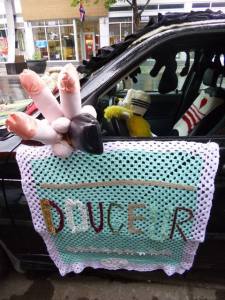 995351_322960527835103_44154473_n